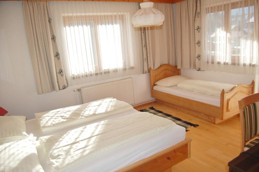 Pension Marienhof Hermagor-Pressegger See Oda fotoğraf