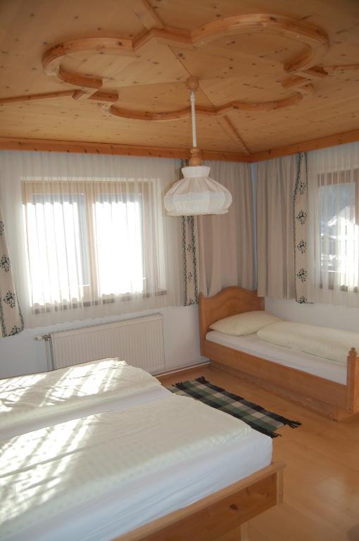 Pension Marienhof Hermagor-Pressegger See Oda fotoğraf